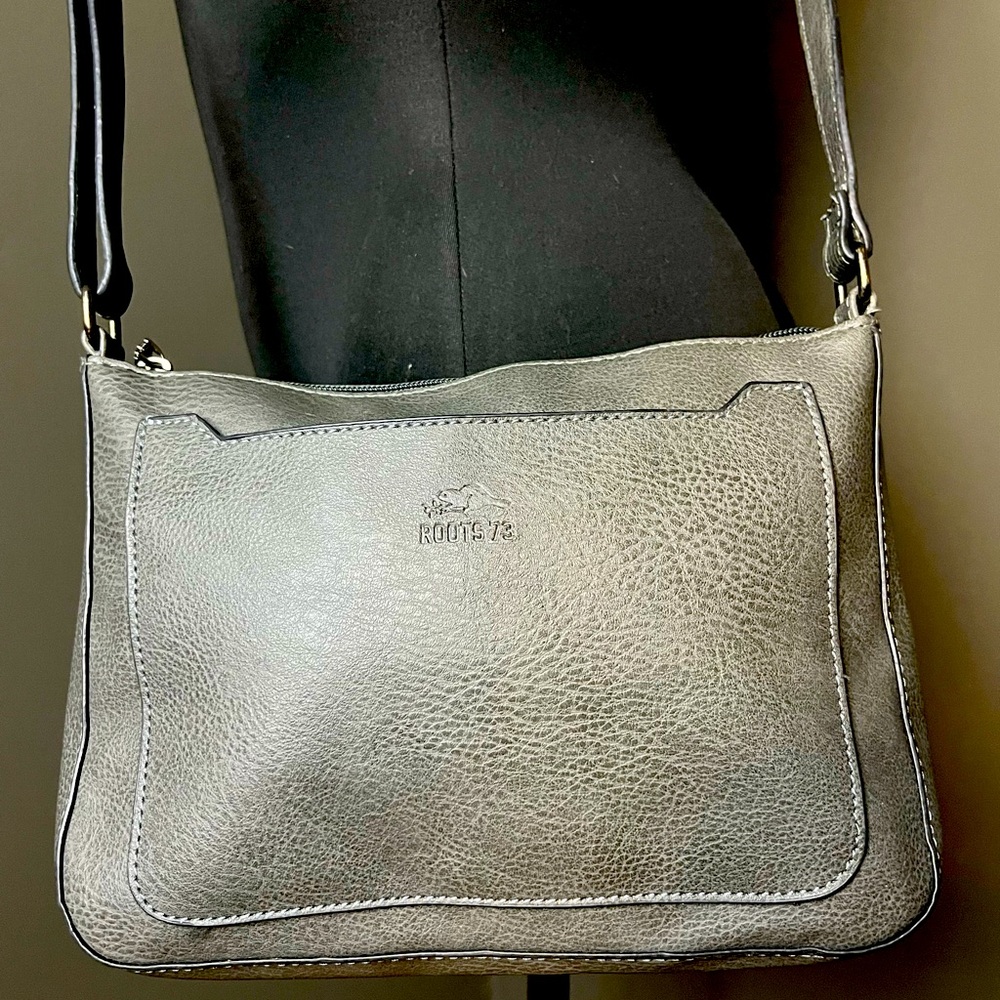 ROOTS GREY PURSE